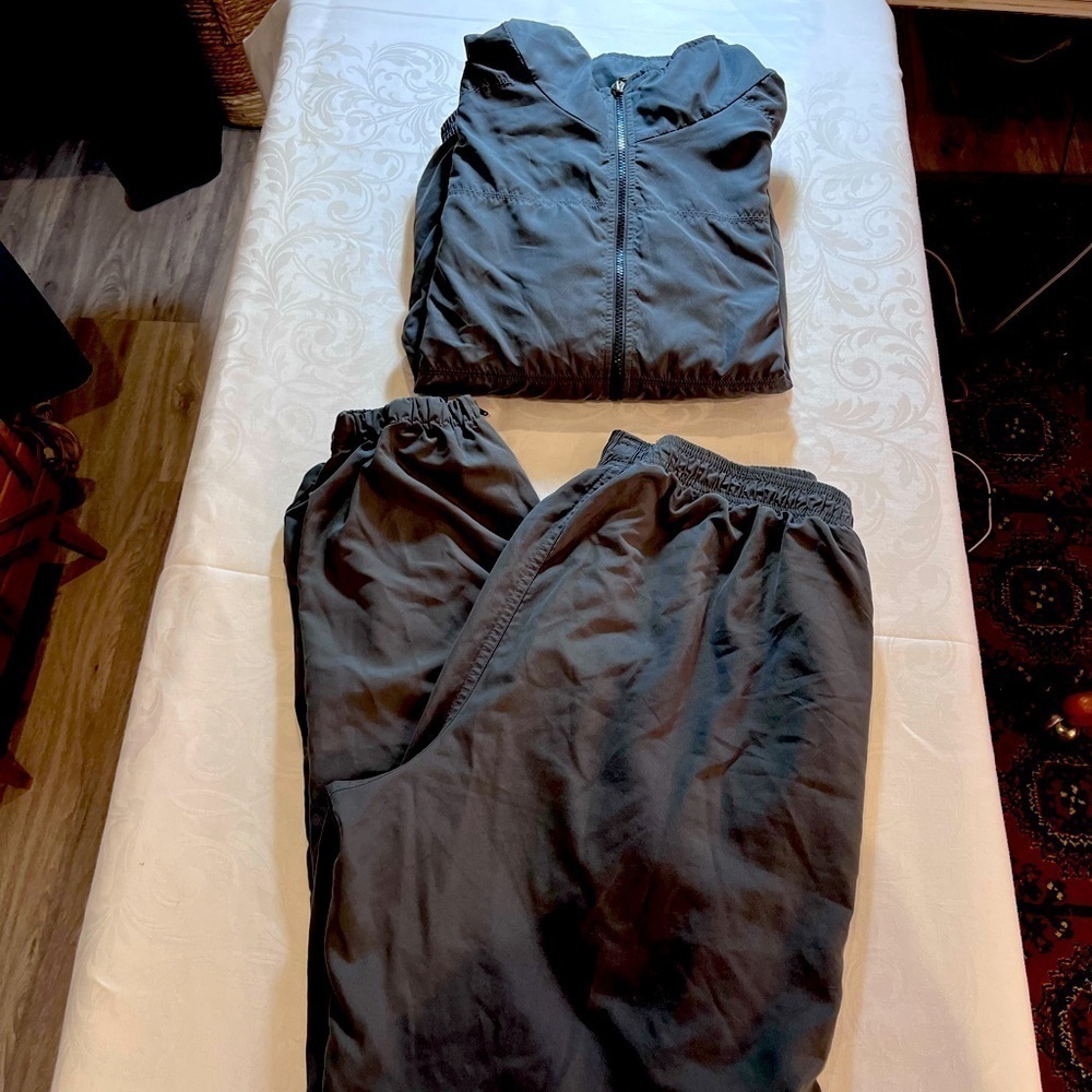 Men’s vintage Prince Two Piece Windbreaker and Pants set in Large . Logo .